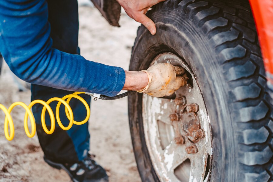 Tyre puncher- Tube less